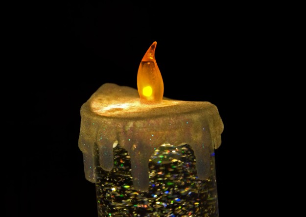 Twinkling candle